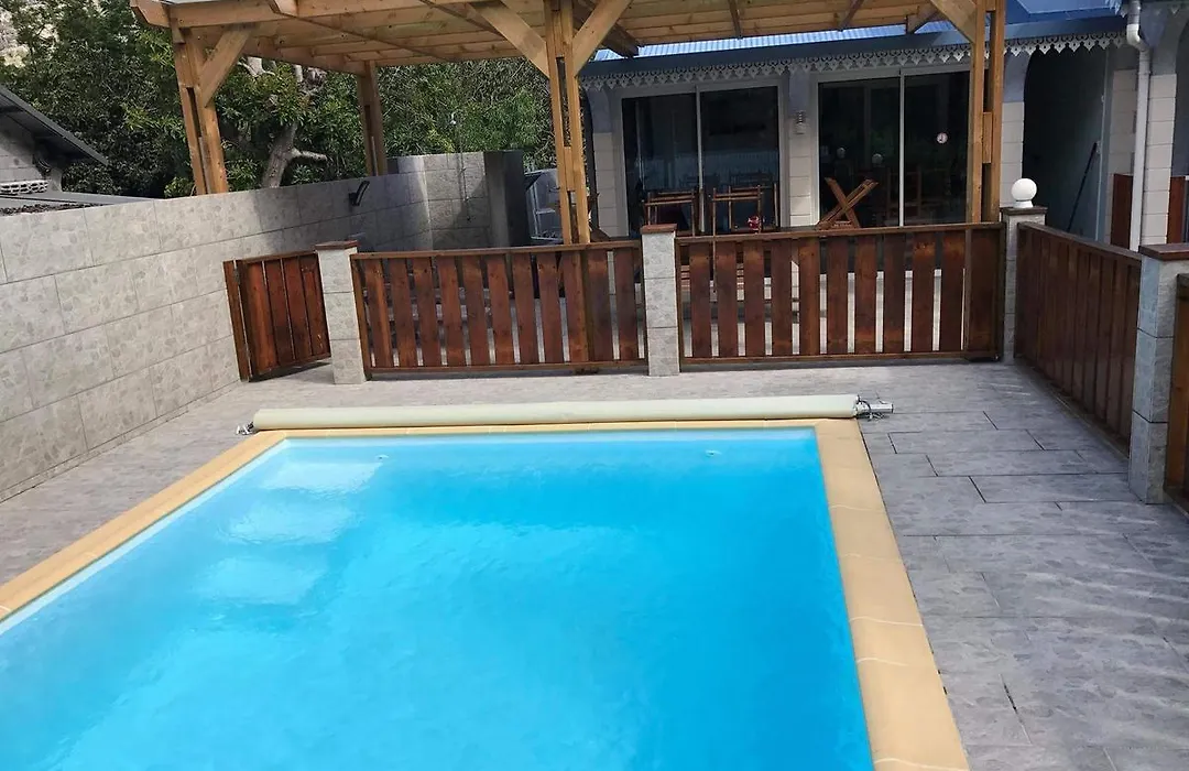 Chez Guy Et Josiane-1